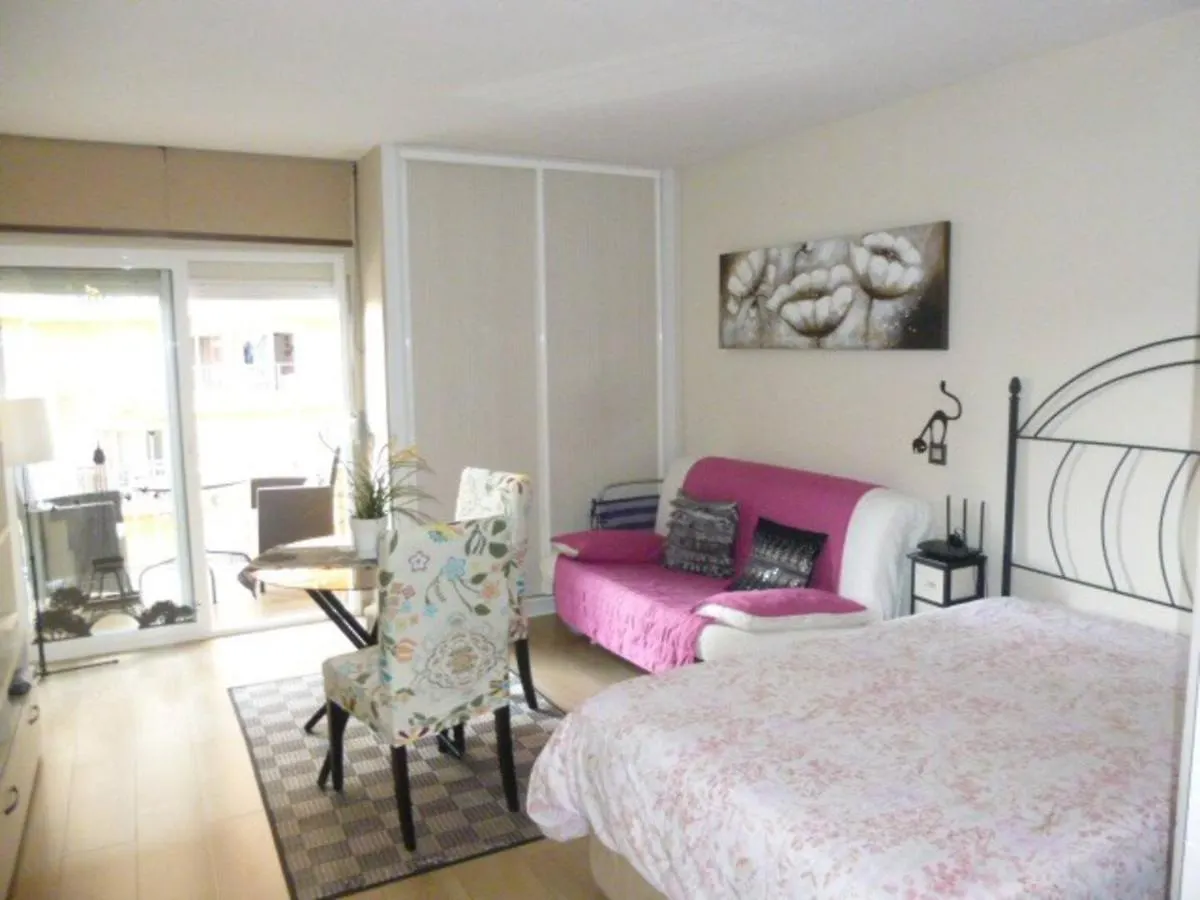 Céntrico Apartamento con TERRAZA, VISTAS al MAR, PISCINAS y RECEPCIÓN 24H Apartamento Benalmádena