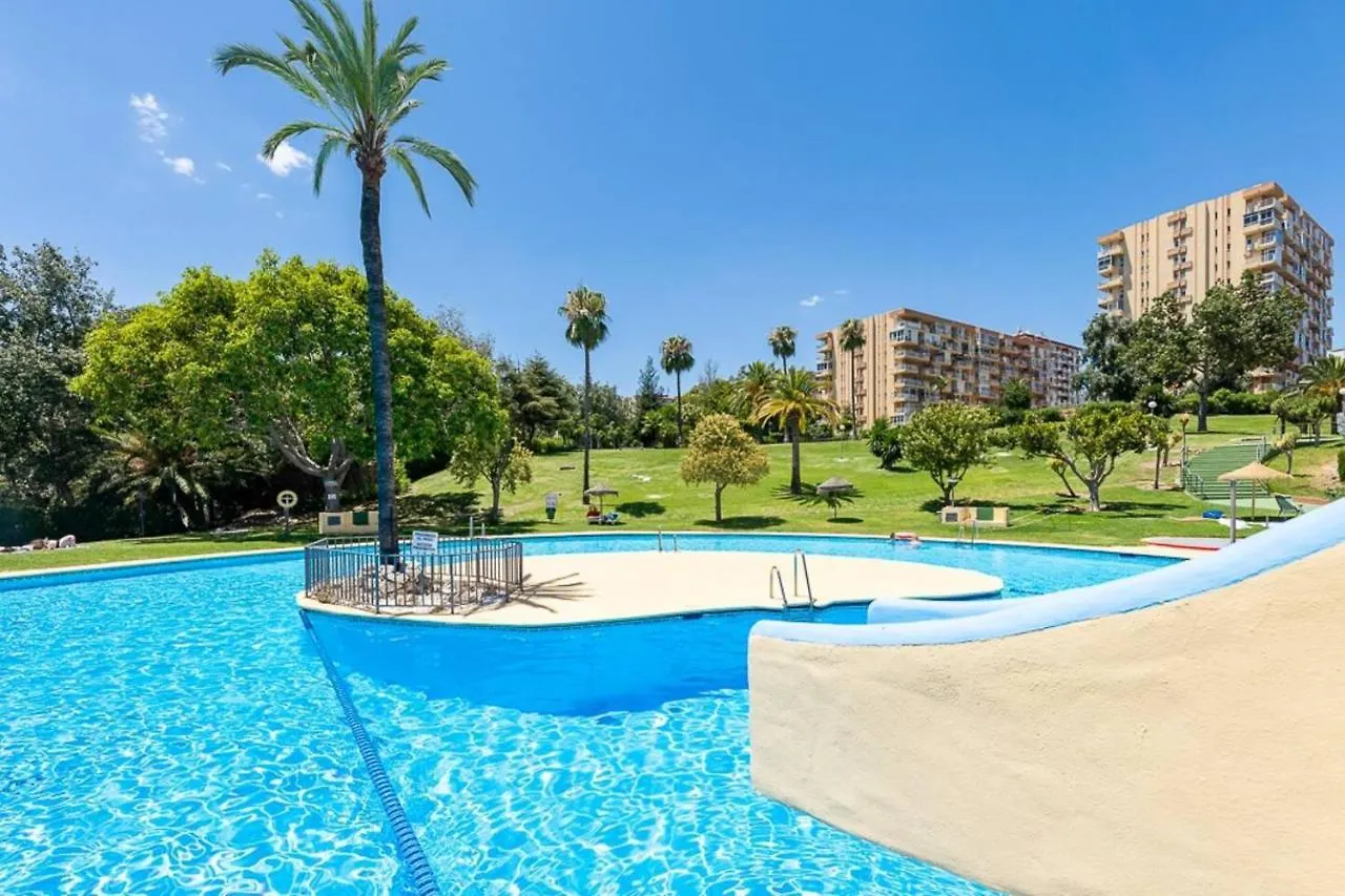 Céntrico Apartamento con TERRAZA, VISTAS al MAR, PISCINAS y RECEPCIÓN 24H Apartamento Benalmádena España